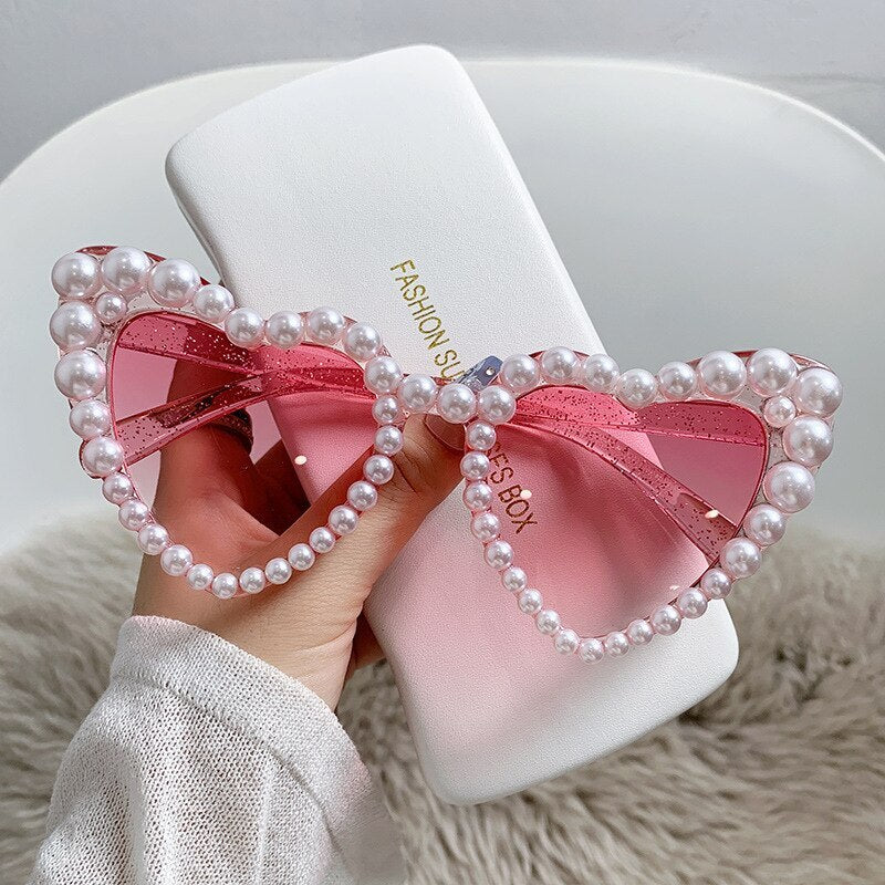 New In Luxury Fine Shimmering Love Pearl Sun Glasses Women Heart Glasses Casual Bling Sunglasses Lentes De Sol Mujer
